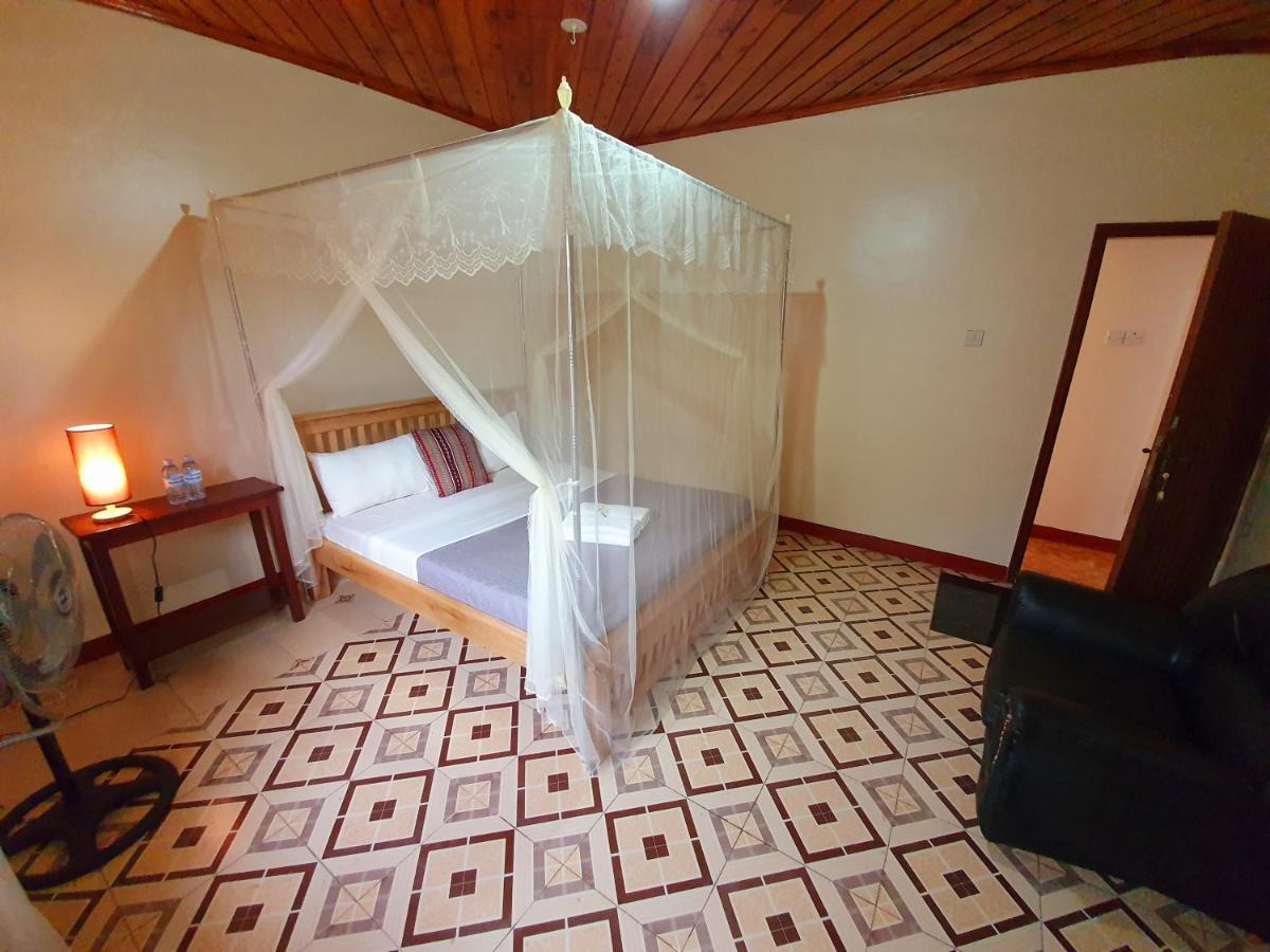 Annas Bed And Breakfast Entebbe Exterior foto