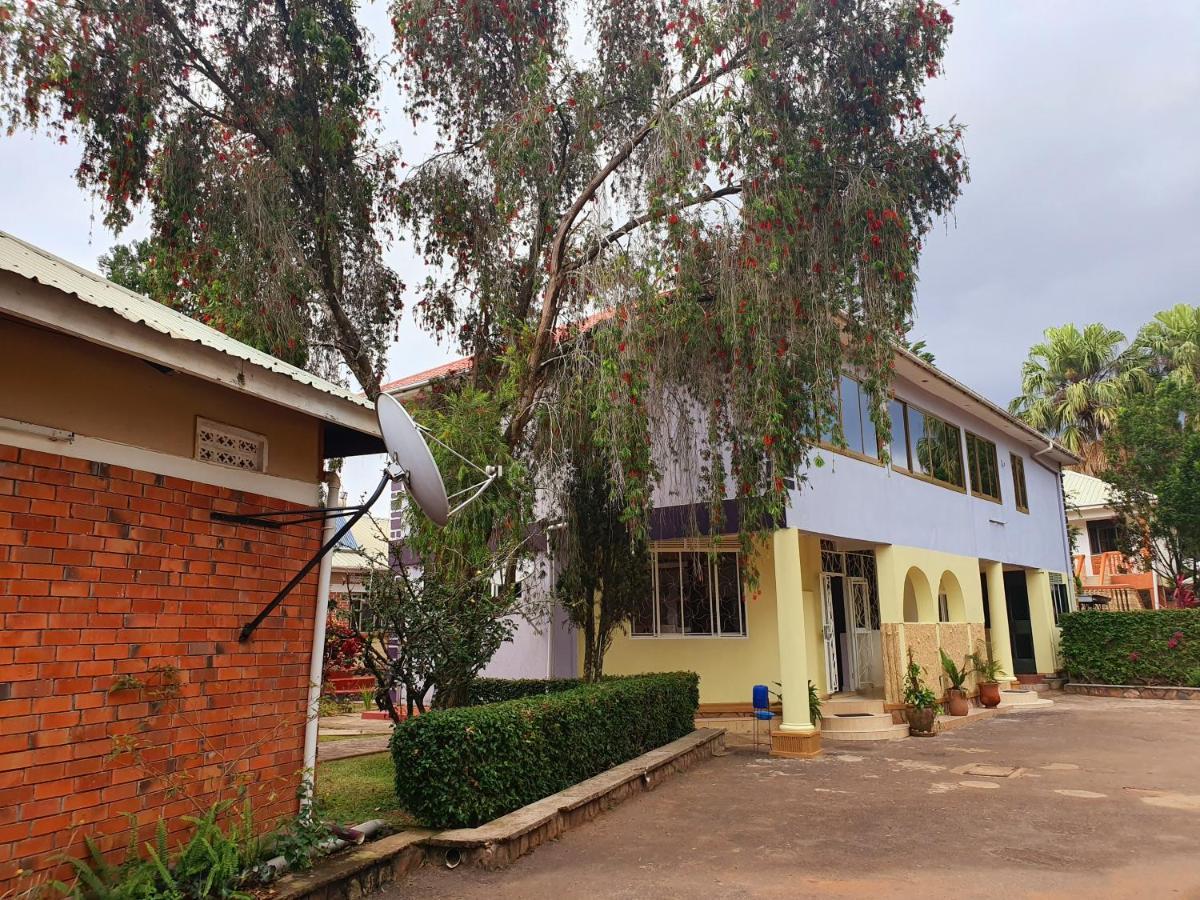 Annas Bed And Breakfast Entebbe Exterior foto